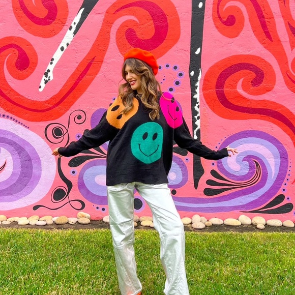 Smile Rainbow Sweater - Picture 3 of 3